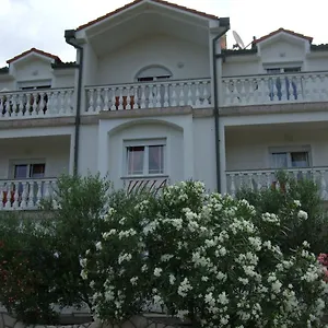 villa-sarah-lopar.primorje-gorskikotar.com/